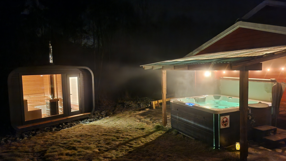 Da er badstua ankommet! Det er bare å ta kontakt for booking av timer.